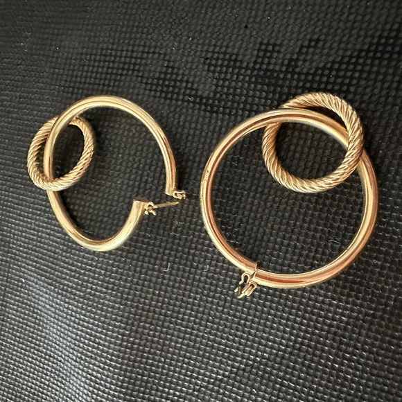 14K Gold Double Circle Hoop Earrings 1.5” - Picture 2 of 11